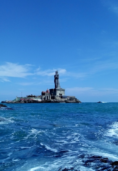 Thiruvalluvar Staue